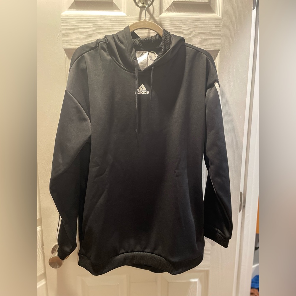 Women’s pullover hooded sweatshirt
